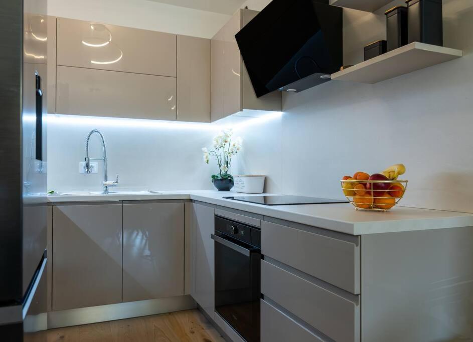 Capsula Luxury Apartment Umag Exterior photo