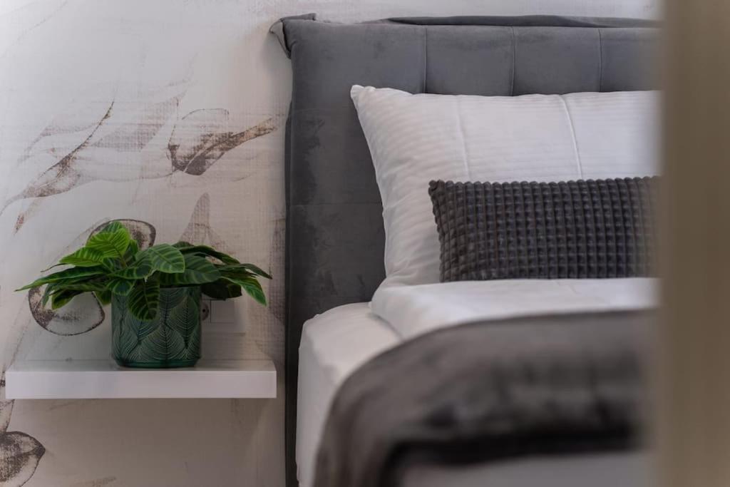 Capsula Luxury Apartment Umag Exterior photo