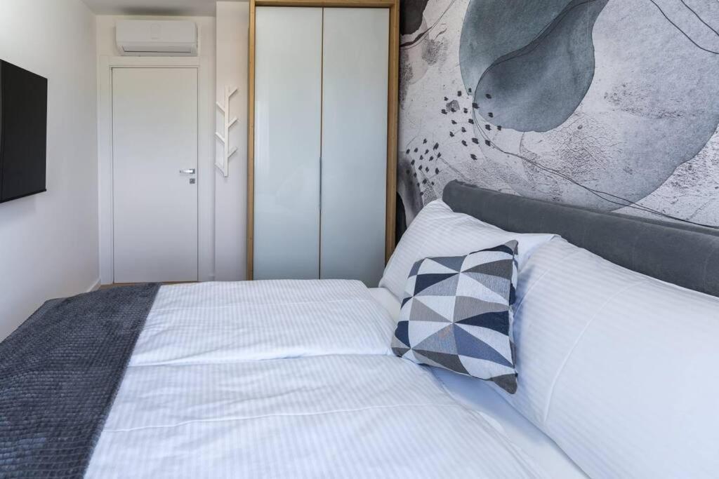 Capsula Luxury Apartment Umag Exterior photo