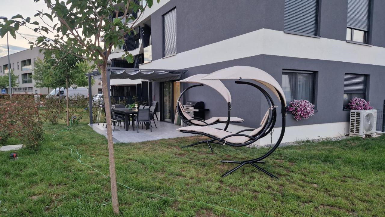 Capsula Luxury Apartment Umag Exterior photo
